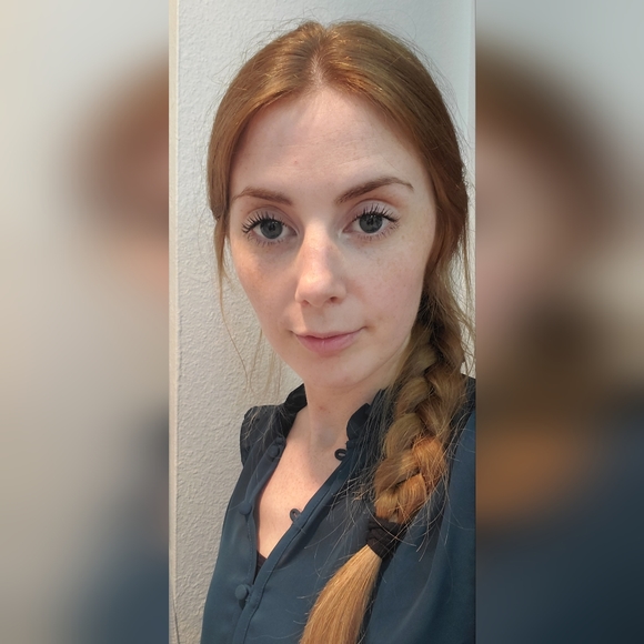 So happy you're here β€οΈ A little about me & my closet - Picture 4 of 8